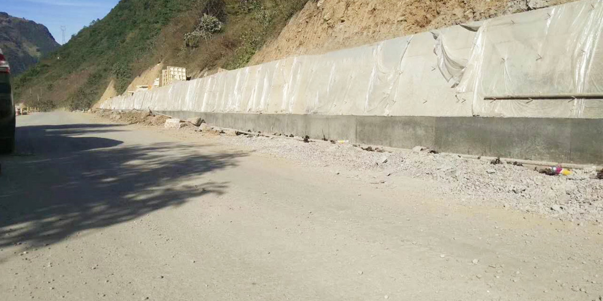 美麗公路—鼎駿塑業(yè)擋墻塑鋼模板工程案例